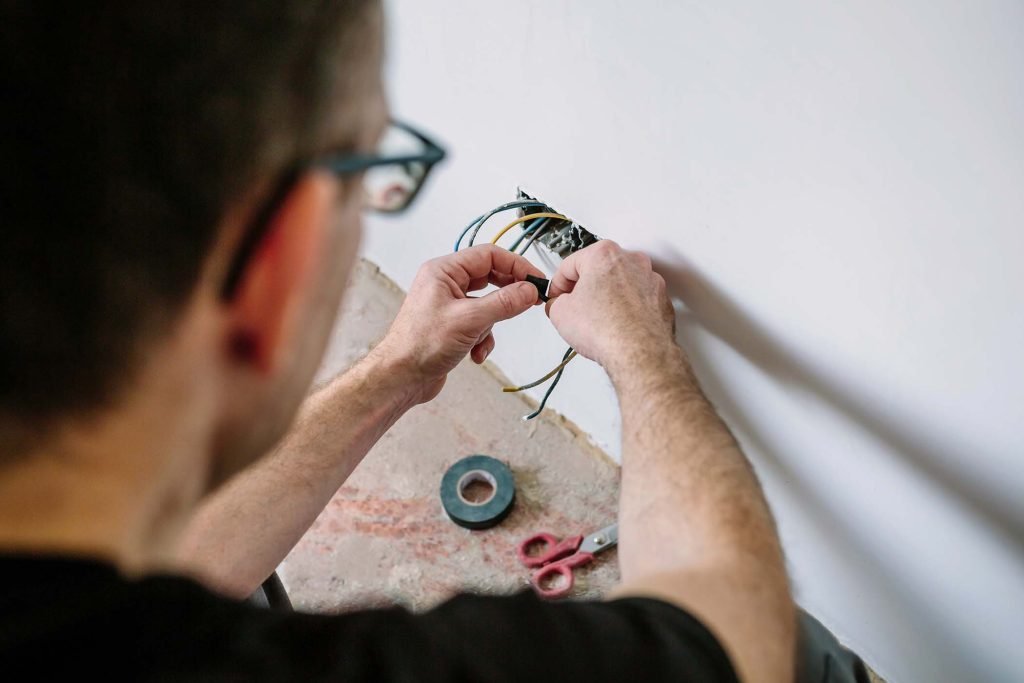 electrician-working-on-the-electrical-installation-MQEQHZE.jpg